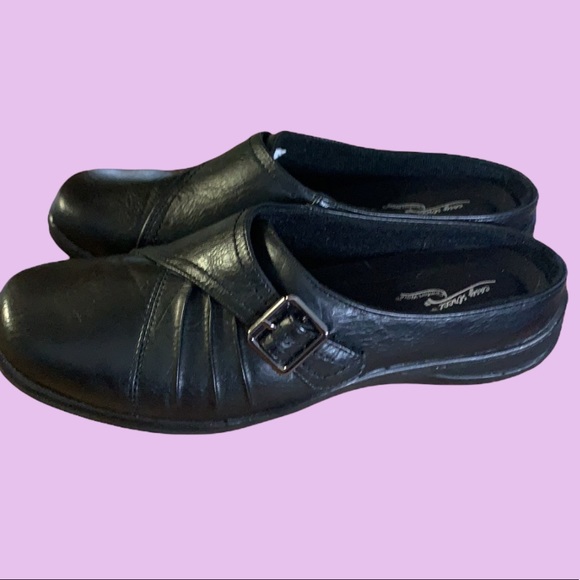 Easy Street Comfort Wave Black Mule Shoes - Picture 2 of 9